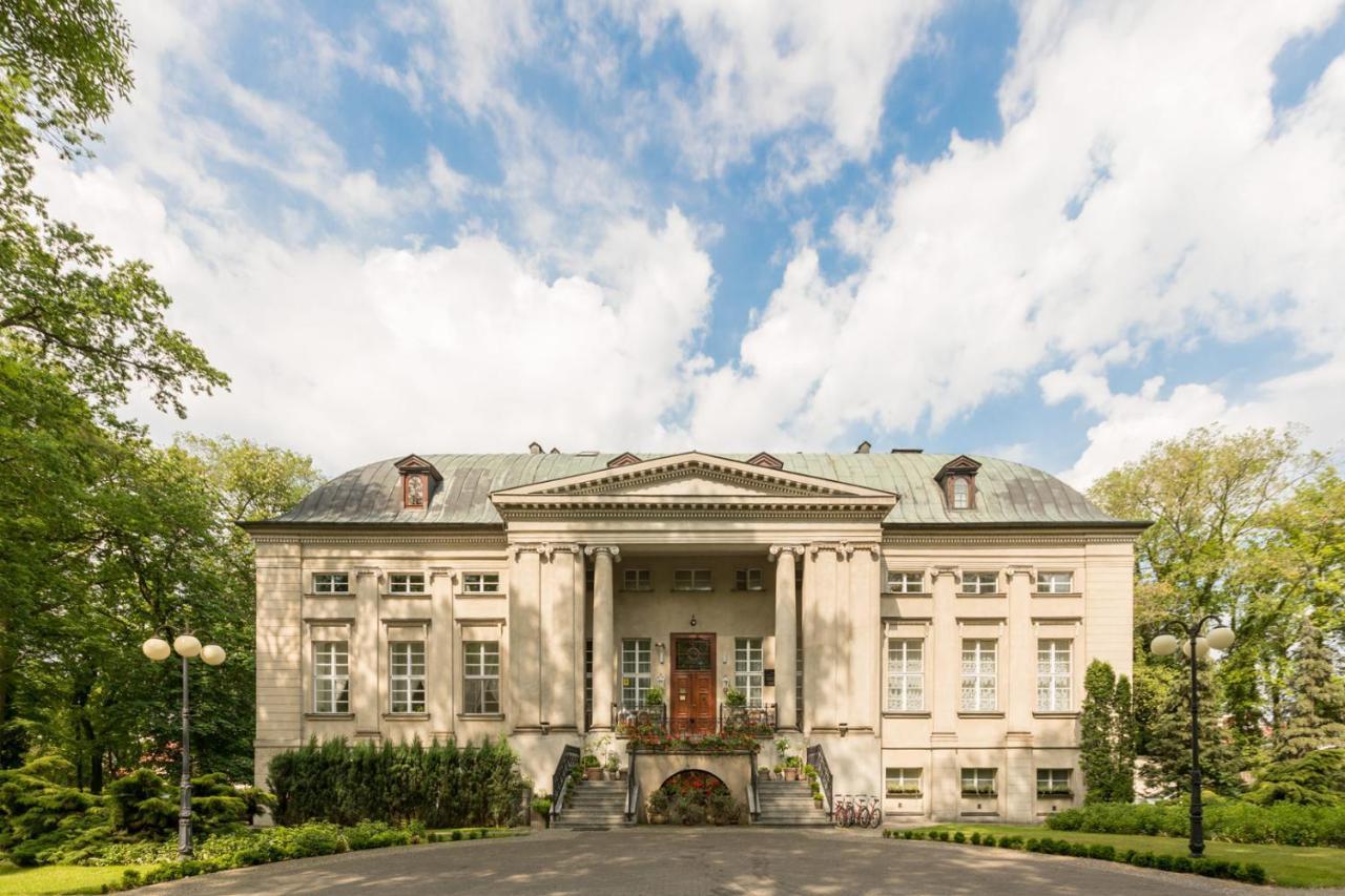 Palac Pakoslaw Exterior photo